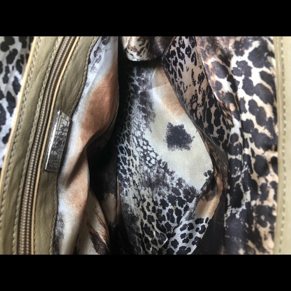 Galian Shoulder Bag - Picture 8 of 8